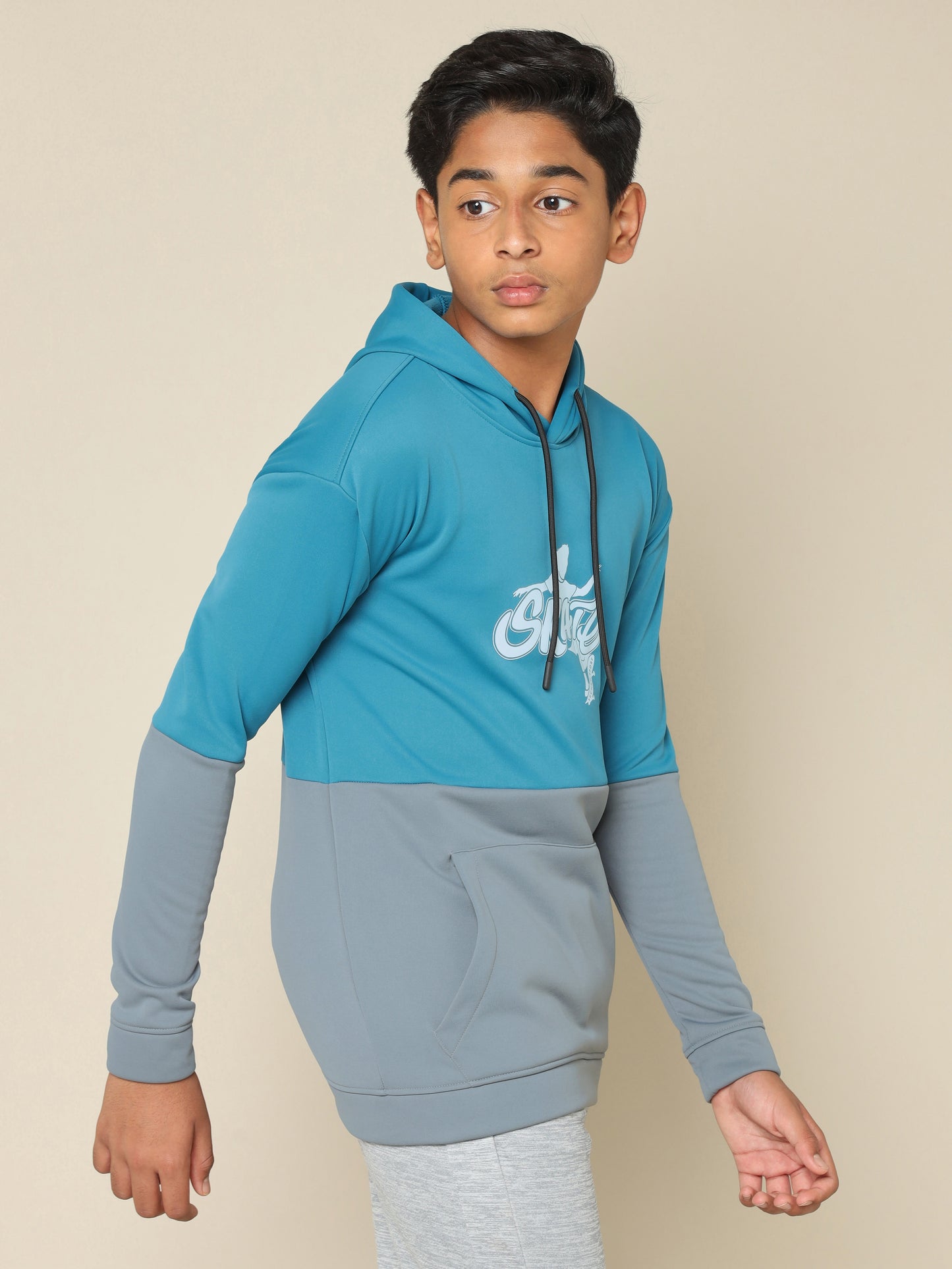 Boys Colorblock Slim Fit Hooded Sports Sweatshirt with TECHNO WARM+